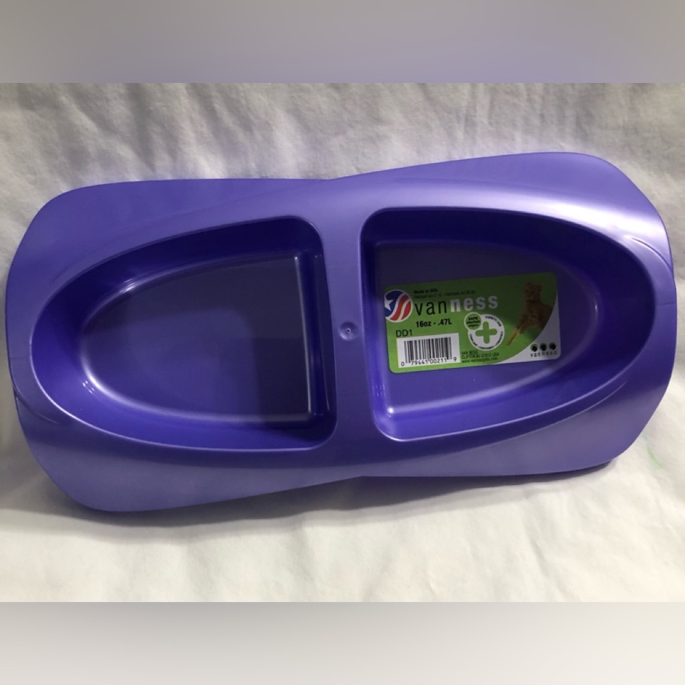 Van Ness Purple cat lightweight double Dish. 16oz